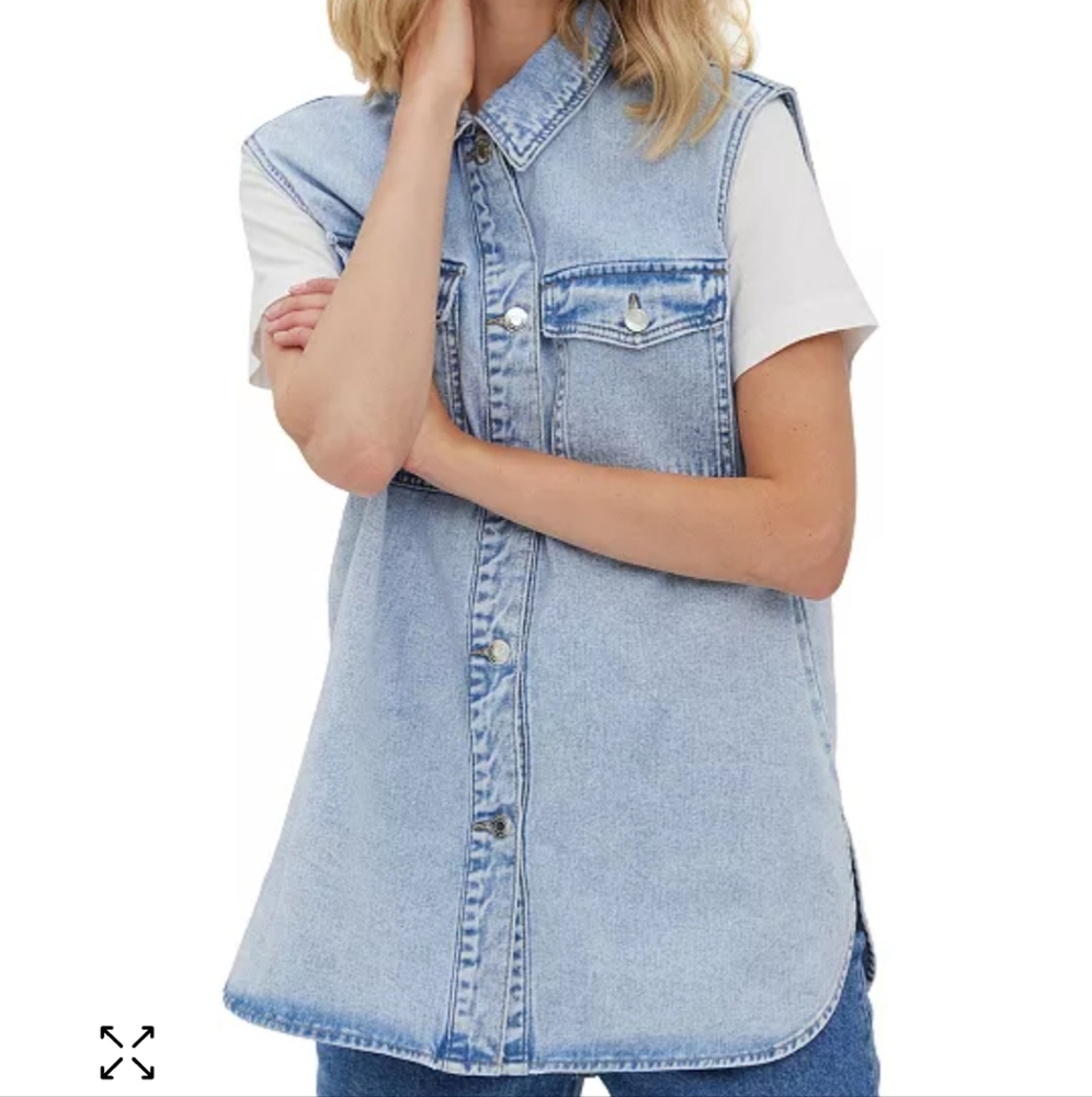Vero Moda oversized denims jean vest shirt light wash. Size Small